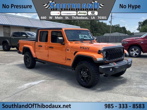 Used 2025 Jeep Gladiator Sport AWD/4WD image 1