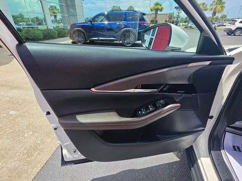 Used 2020 MAZDA CX-30 FWD w/ Premium Package image 13