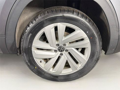 Used 2020 Volkswagen Atlas Cross Sport SE AWD/4WD image 35