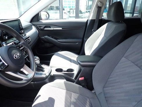 Used 2021 Kia Seltos LX AWD/4WD image 8