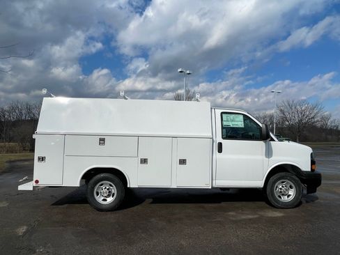 New 2026 Chevrolet Express 3500 w/ Power Convenience Package image 2