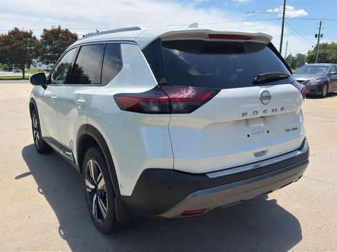 Certified 2023 Nissan Rogue SL w/ SL Premium Package AWD/4WD image 5