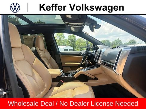 Used 2017 Porsche Cayenne S AWD/4WD image 32