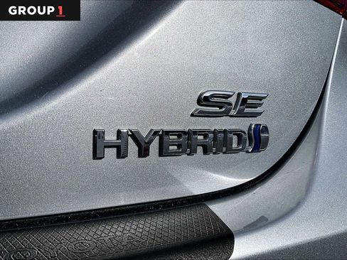 Certified 2022 Toyota Camry SE image 9