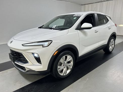 Certified 2024 Buick Encore GX Preferred FWD image 5