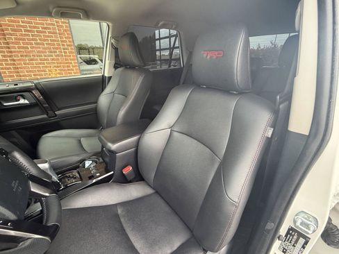 Used 2021 Toyota 4Runner TRD Off-Road Premium AWD/4WD image 17
