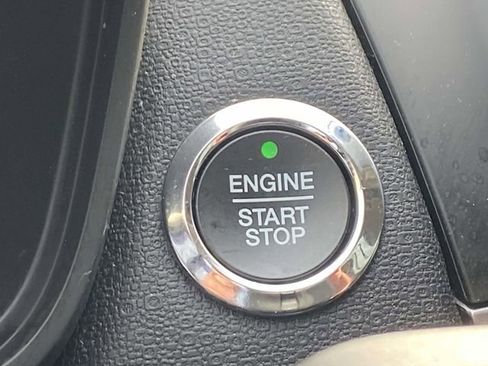 Used 2021 Ford EcoSport SE image 25