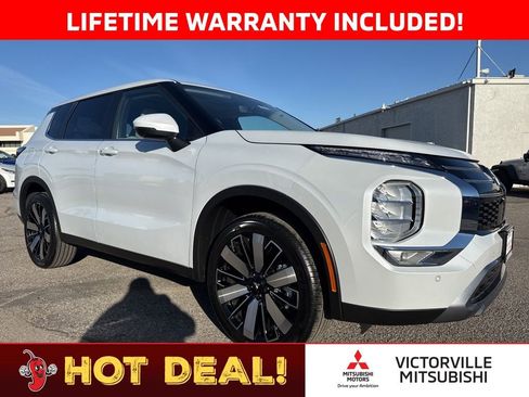 New 2026 Mitsubishi Outlander SE image 1