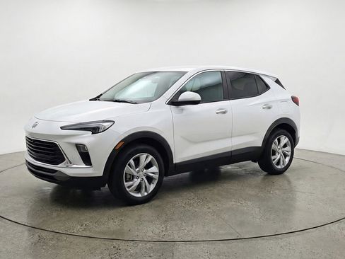 Used 2025 Buick Encore GX Preferred AWD/4WD image 3