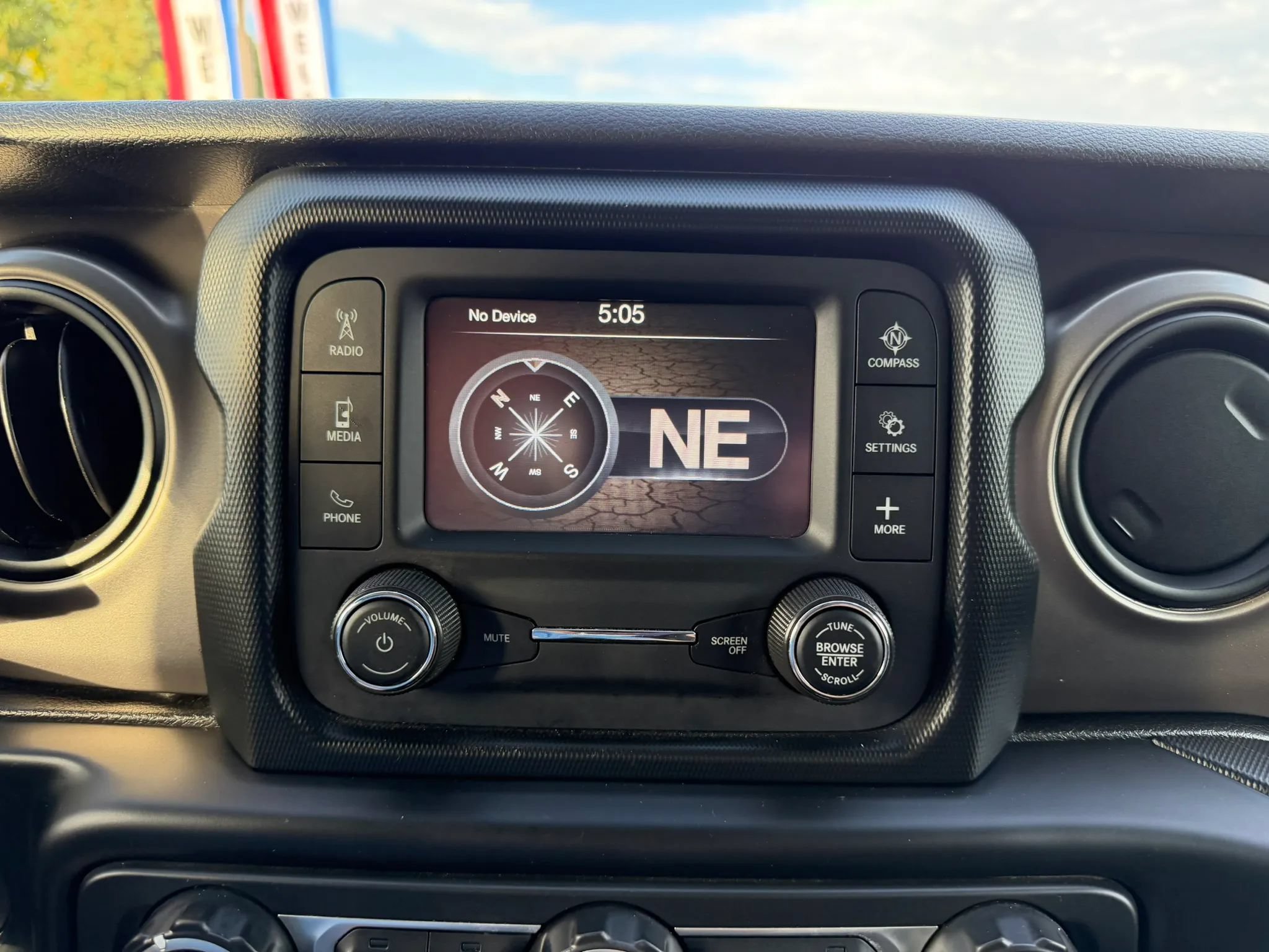 Used 2019 Jeep Wrangler Sport AWD/4WD image 23