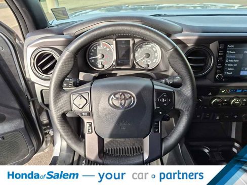 Used 2020 Toyota Tacoma TRD Off-Road image 15