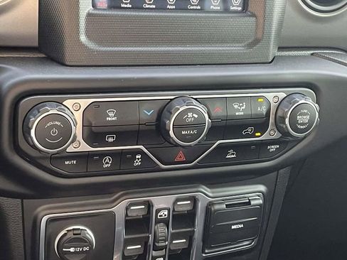 Used 2023 Jeep Gladiator Sport image 26