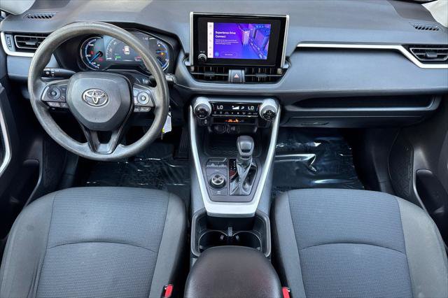 Certified 2023 Toyota RAV4 LE AWD/4WD image 3