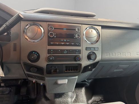 Used 2011 Ford F250 XLT w/ XLT Interior Pkg image 22