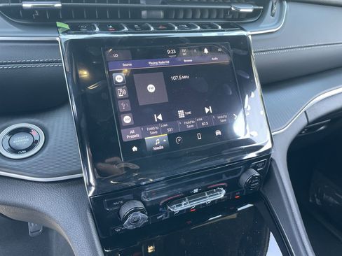 New 2025 Jeep Grand Cherokee Laredo X image 32