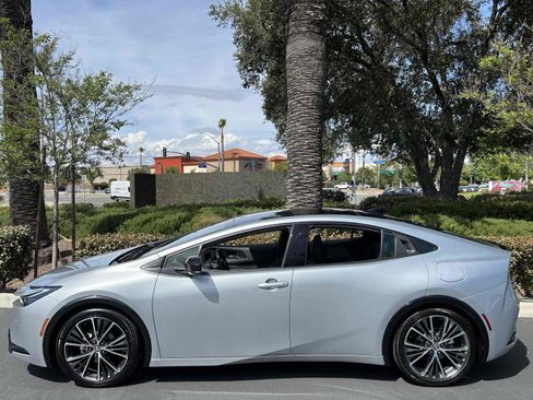 Used 2024 Toyota Prius XLE image 66