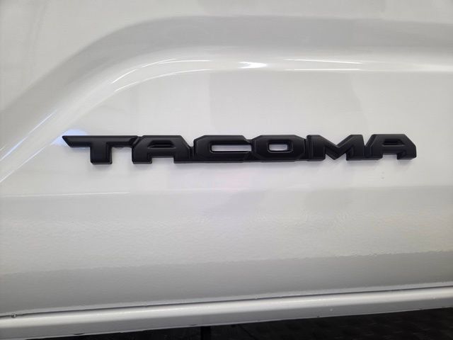 Used 2025 Toyota Camry SE w/ Convenience Package FWD image 31