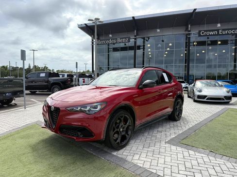 Used 2024 Alfa Romeo Stelvio Veloce AWD/4WD image 2