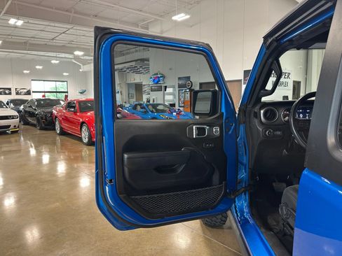 Used 2022 Jeep Wrangler Sport AWD/4WD image 10