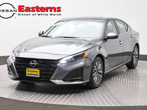 Used 2023 Nissan Altima 2.5 SV w/ SV Premium Package FWD image 1
