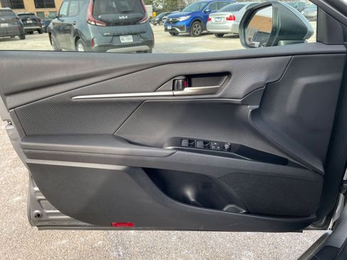 Used 2025 Toyota Camry SE image 18