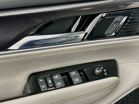 Used 2023 Jeep Wagoneer 4WD image 15