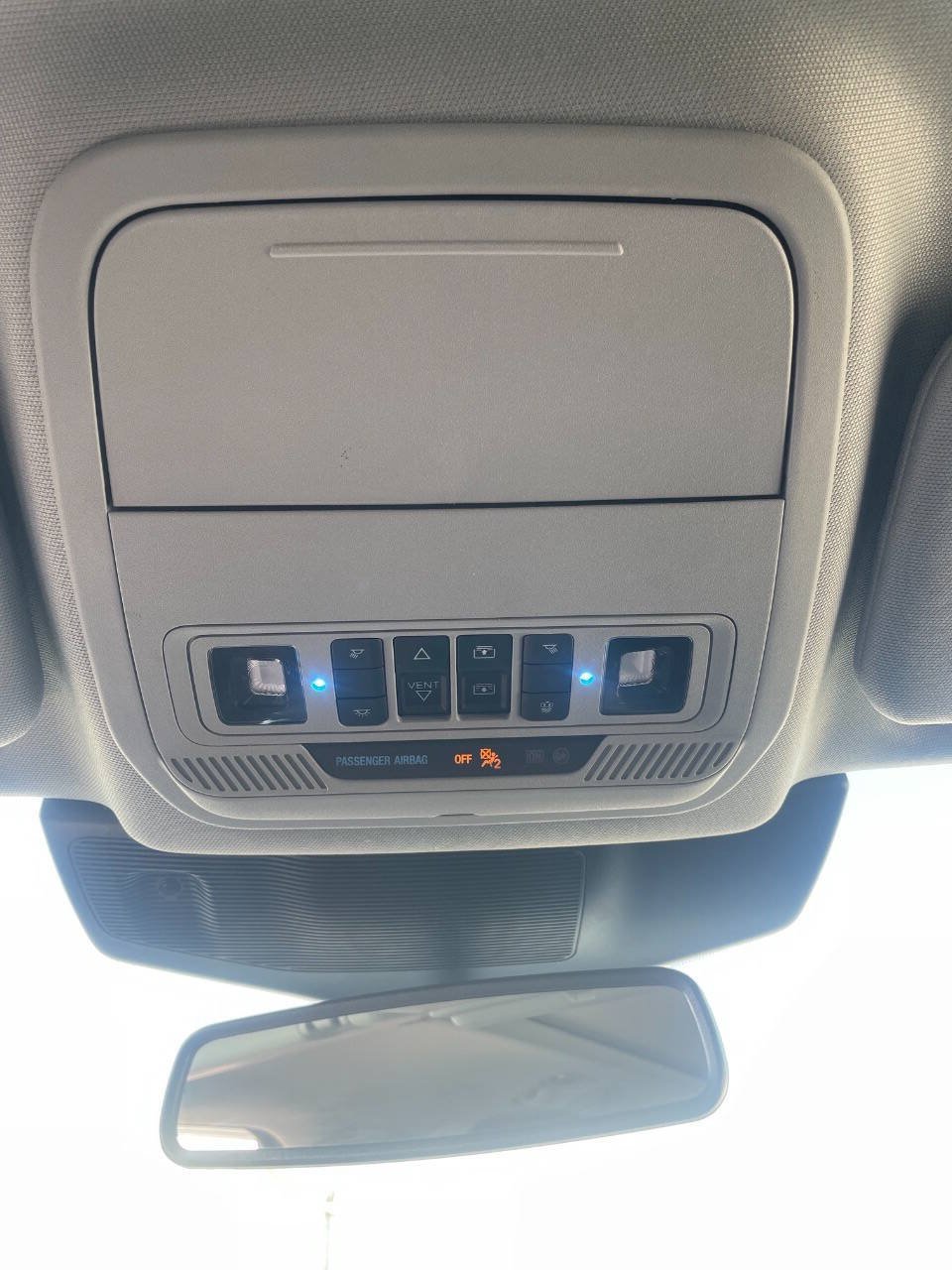 Used 2023 Ford Explorer Limited w/ Limited Technology Package RWD image 4