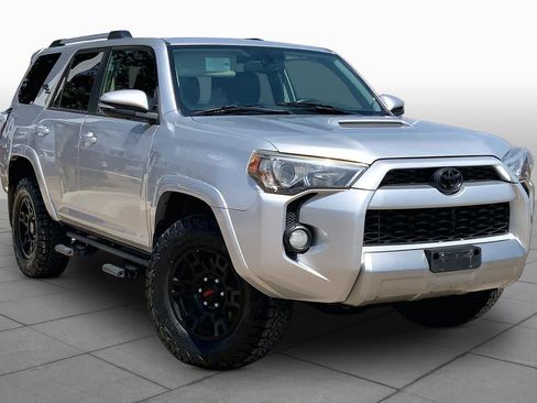 Used 2018 Toyota 4Runner TRD Off-Road Premium AWD/4WD image 3