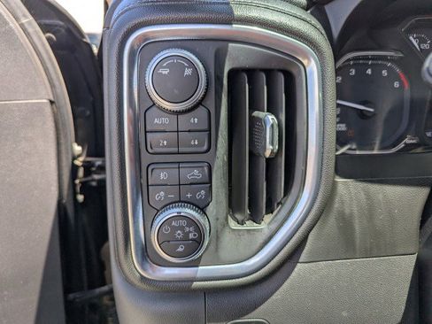 Used 2019 GMC Sierra 1500 SLT w/ SLT Premium Plus Package AWD/4WD image 17