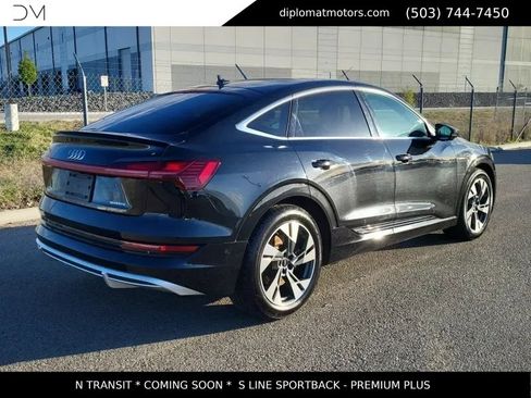 Used 2023 Audi e-tron Premium Plus AWD/4WD image 4