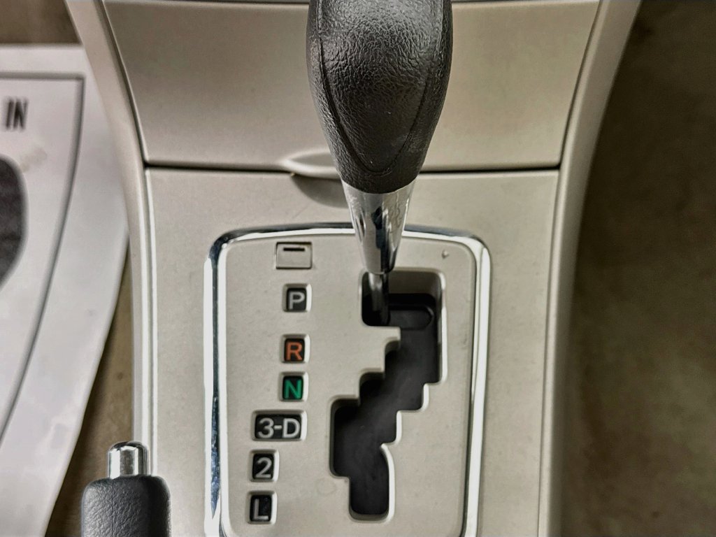 Used 2012 Toyota Corolla LE FWD image 19