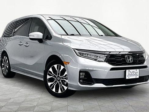 Used 2025 Honda Odyssey Elite image 12