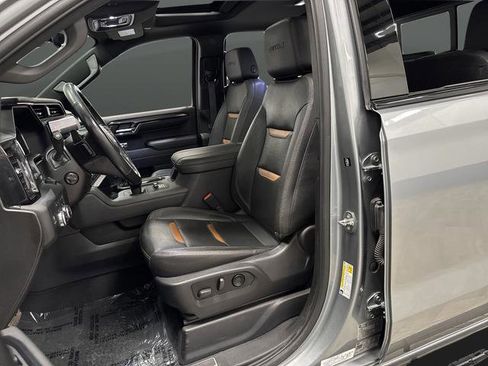 Used 2023 GMC Sierra 1500 AT4 w/ Technology Package image 4