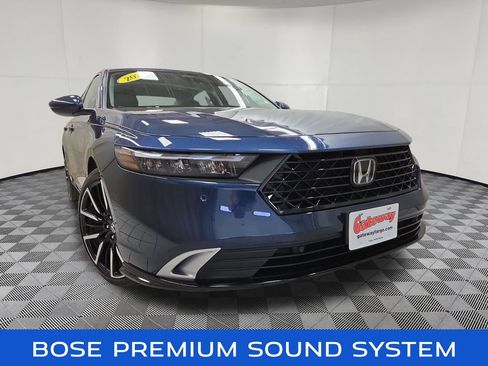 Used 2024 Honda Accord Touring image 2