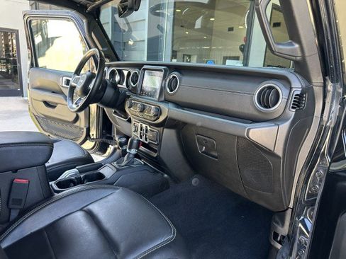 Used 2020 Jeep Wrangler Unlimited Sahara AWD/4WD image 20