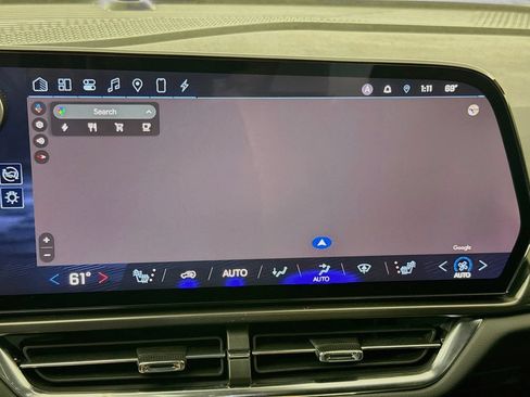 Used 2025 Chevrolet Equinox EV LT w/ Comfort Package FWD image 13