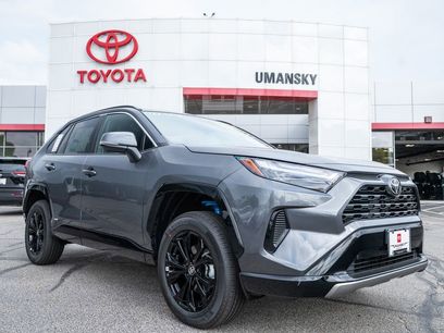 New 2025 Toyota RAV4 SE w/ Convenience Package