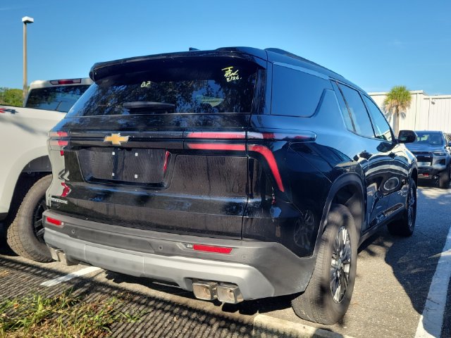 Used 2026 Chevrolet Traverse LT FWD image 5