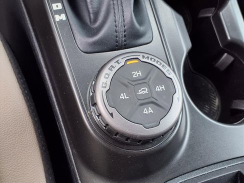 Used 2023 Ford Bronco Wildtrak image 29