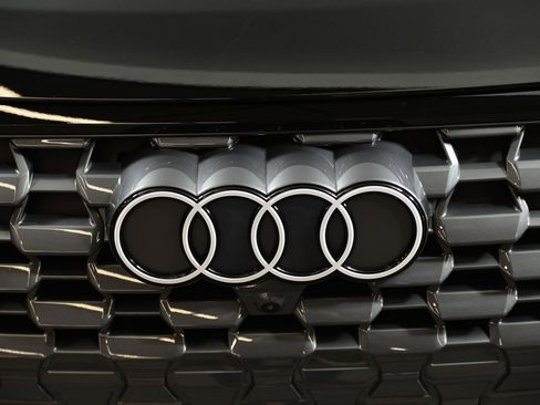 Certified 2025 Audi Q5 Premium w/ Convenience Package image 13