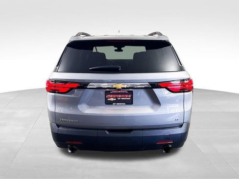 Used 2023 Chevrolet Traverse LT FWD image 9