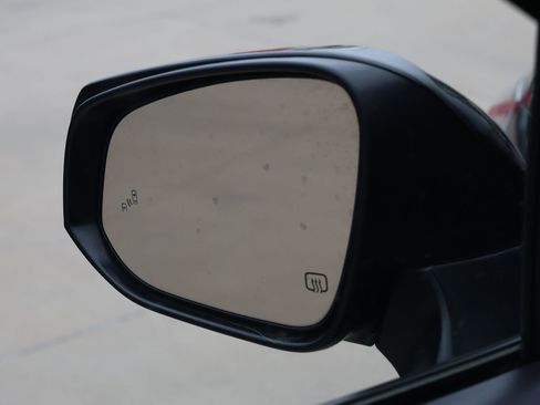 Used 2024 Toyota Corolla Cross LE image 9