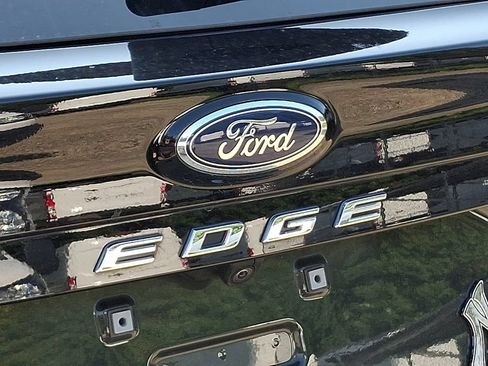 Used 2023 Ford Edge SEL w/ Convenience Package AWD/4WD image 10