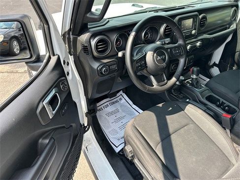 Used 2021 Jeep Gladiator Willys image 28