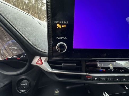 New 2026 Toyota Sienna Platinum image 14