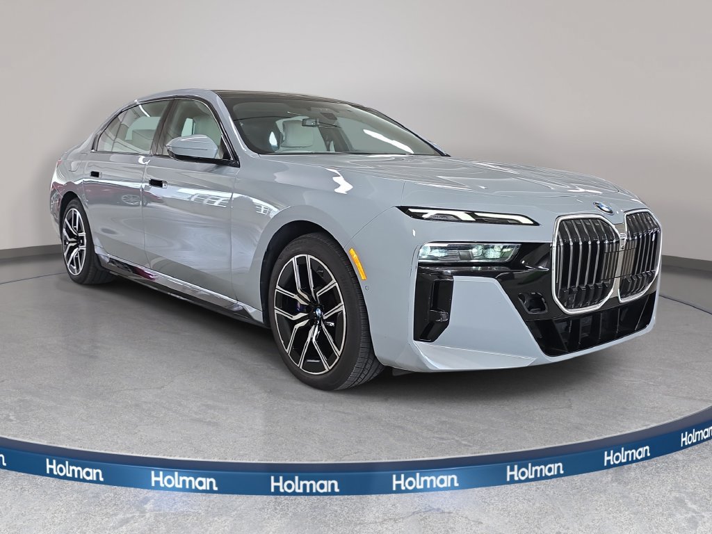 Used 2023 BMW i7 xDrive60 AWD/4WD image 4