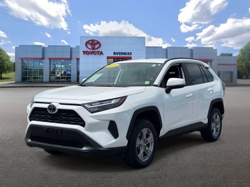 Certified 2025 Toyota RAV4 XLE AWD/4WD image 1
