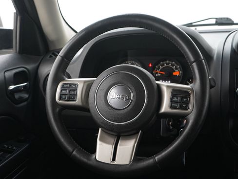 Used 2014 Jeep Patriot Latitude w/ Sun/Sound Group image 14