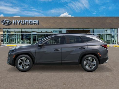 New 2026 Hyundai Tucson SEL w/ Tow & Go Package FWD image 3
