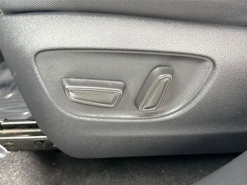 Certified 2023 Toyota Highlander L FWD image 26